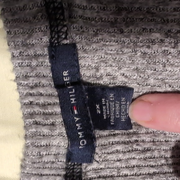 Women's Tommy Hilfiger shirt - 2X - Picture 2 of 5